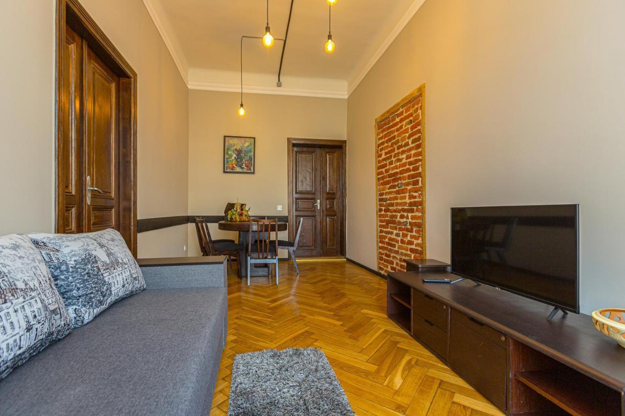Центр На Вулиці Проспект Шевченка 12 Навпроти Макдональса З Балконом Apartment Lviv Luaran gambar