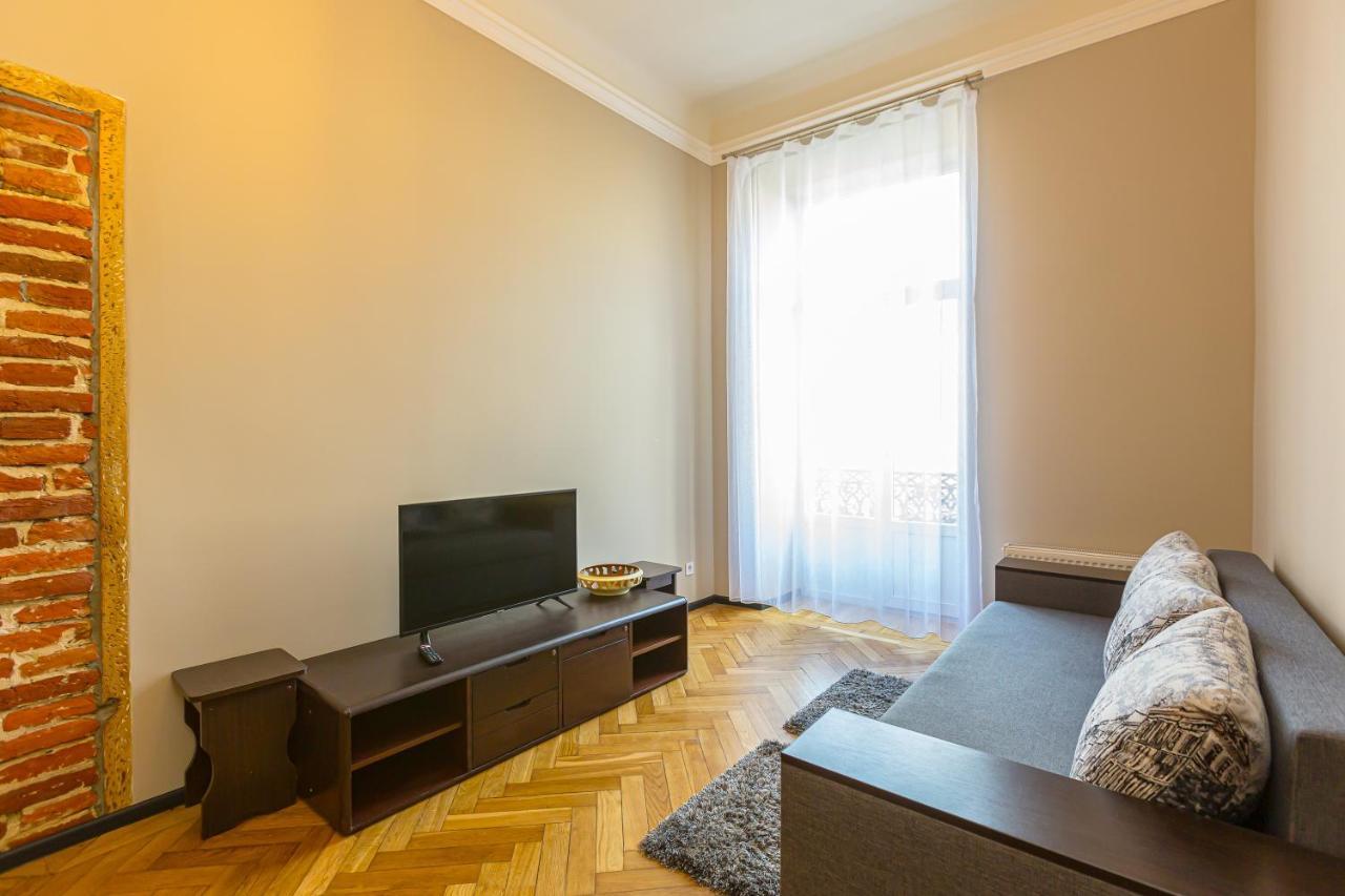 Центр На Вулиці Проспект Шевченка 12 Навпроти Макдональса З Балконом Apartment Lviv Luaran gambar