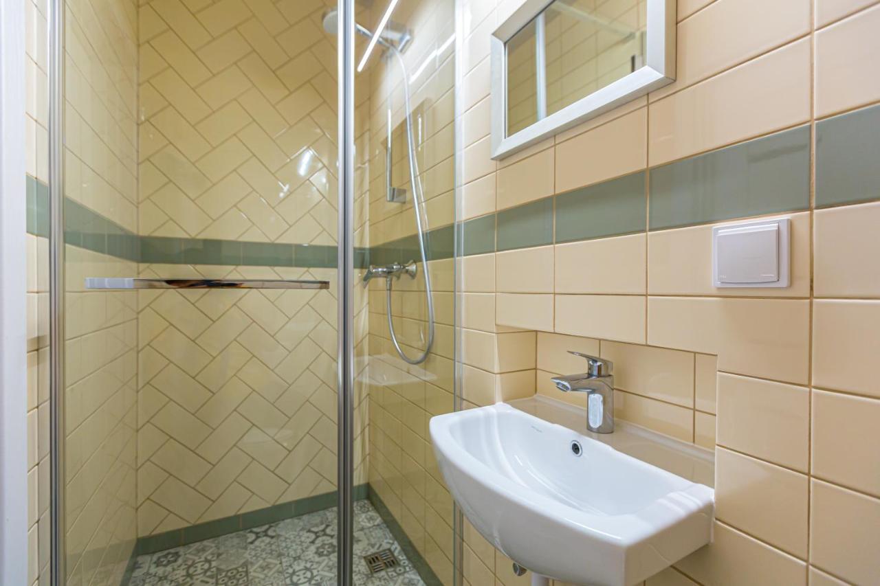 Центр На Вулиці Проспект Шевченка 12 Навпроти Макдональса З Балконом Apartment Lviv Luaran gambar