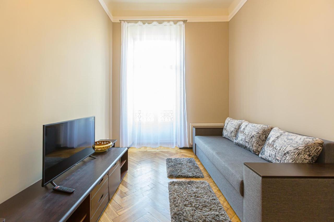 Центр На Вулиці Проспект Шевченка 12 Навпроти Макдональса З Балконом Apartment Lviv Luaran gambar