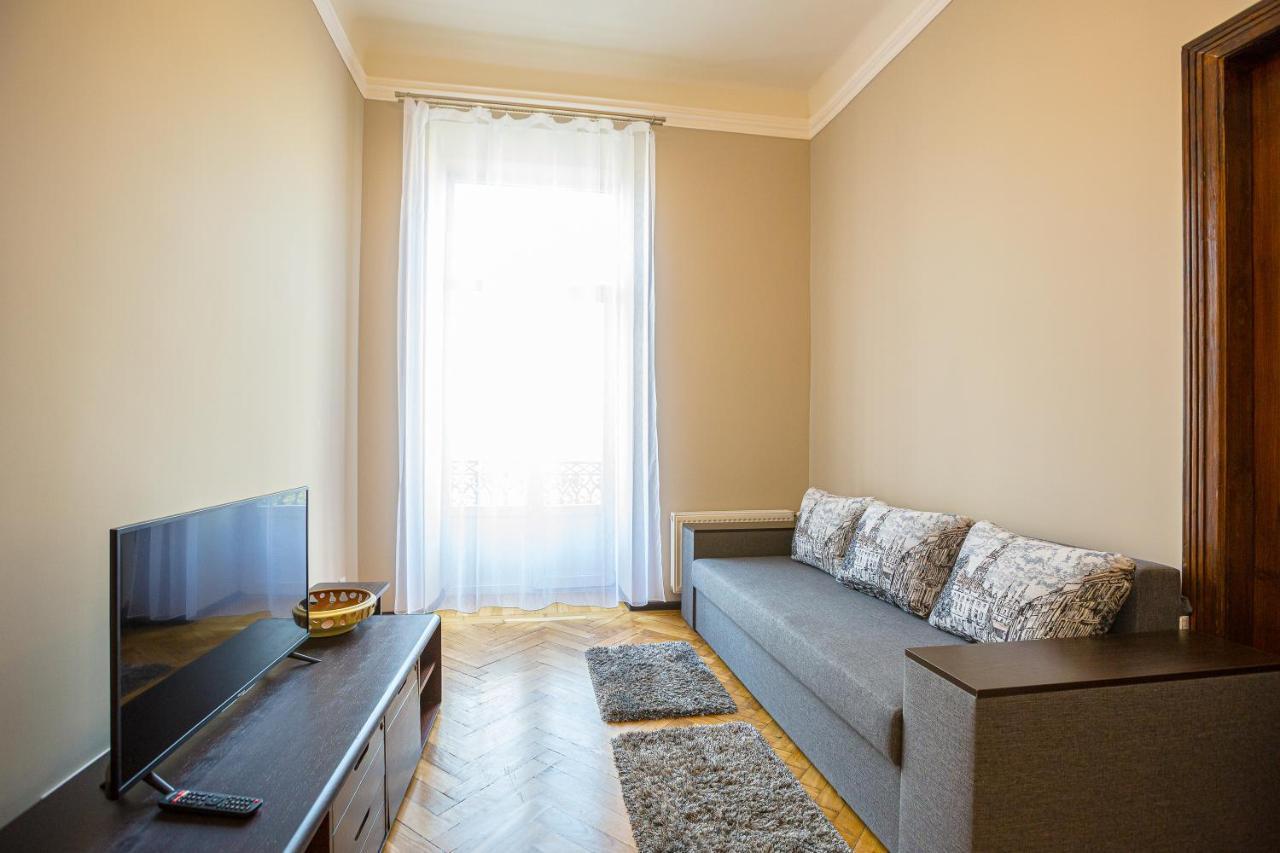 Центр На Вулиці Проспект Шевченка 12 Навпроти Макдональса З Балконом Apartment Lviv Luaran gambar