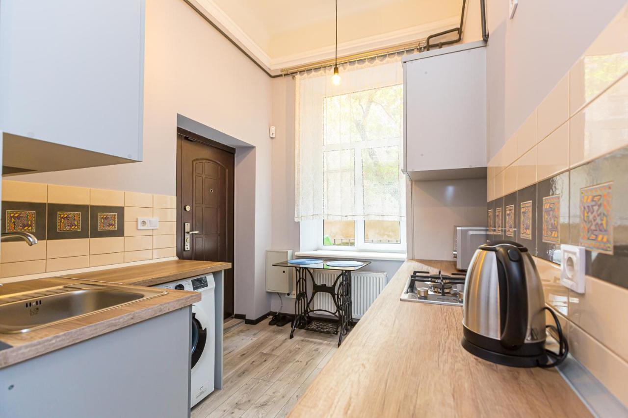 Центр На Вулиці Проспект Шевченка 12 Навпроти Макдональса З Балконом Apartment Lviv Luaran gambar