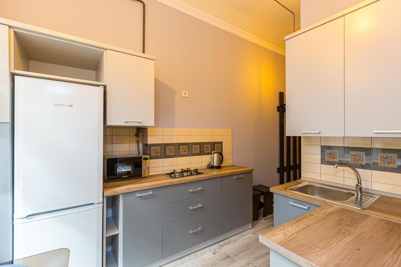 Центр На Вулиці Проспект Шевченка 12 Навпроти Макдональса З Балконом Apartment Lviv Luaran gambar