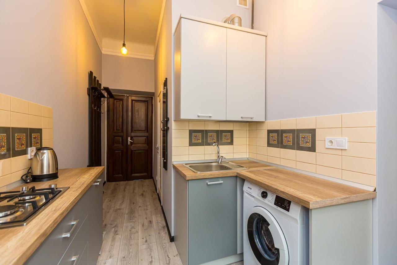 Центр На Вулиці Проспект Шевченка 12 Навпроти Макдональса З Балконом Apartment Lviv Luaran gambar